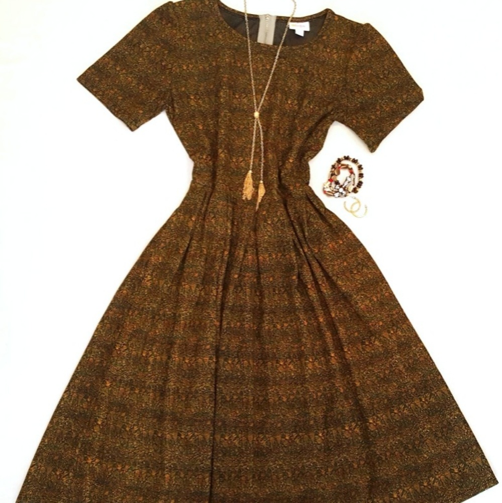 GORGEOUS XL Lularoe Amelia dress.  Has pockets!